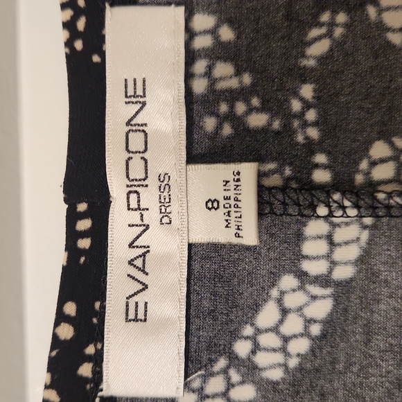 Evan Picone printed wrap dress - Picture 2 of 3